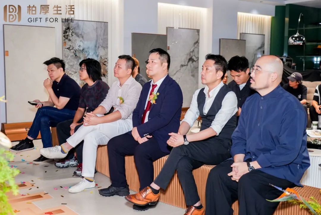 https://mmbiz.qpic.cn/mmbiz_jpg/3atfFIwfCMwmwm9Y863Cm4yIuQoyGOjwVibA1AtryBAgVp9UoTM2zSWnz6KGzj4rdUzE4bcgW8zK0ARxibibwfAVA/640?wx_fmt=jpeg